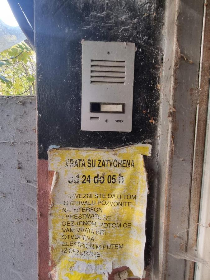 ベオグラードHawaii- 2 Bdr, Arena, Sava Centar, Free Parkingアパートメント エクステリア 写真
